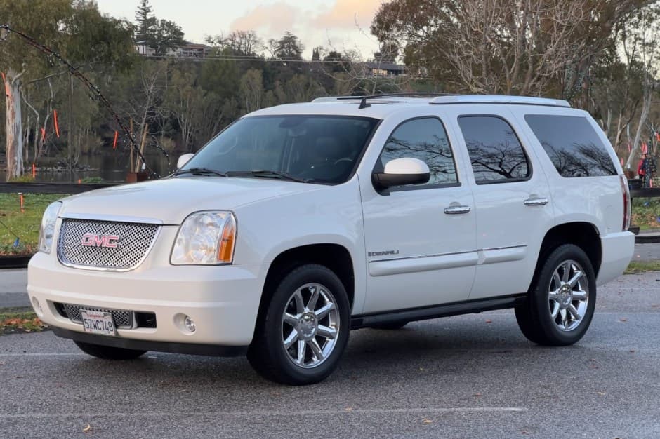 2007 GMC Yukon GMT900 sold for $20,000