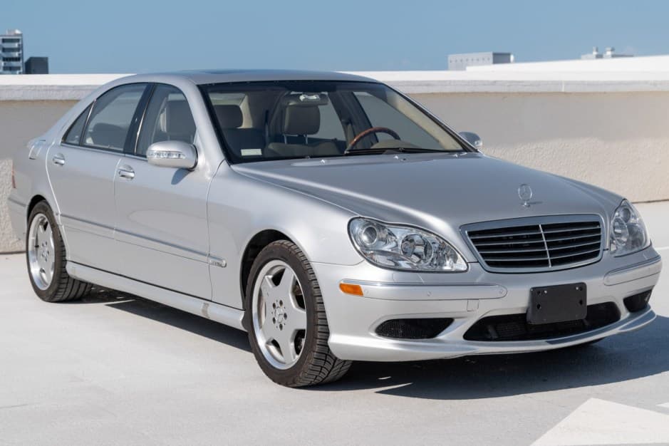 2004 Mercedes-Benz W220 S-Class sold for $20,000