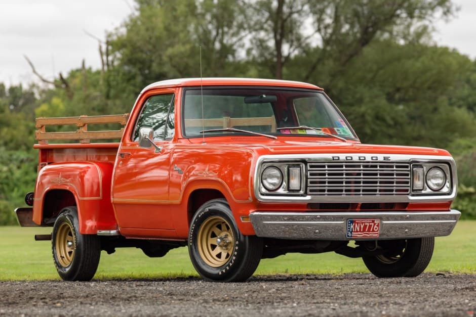 1977 Dodge D-Series (1972-1980) sold for $18,700