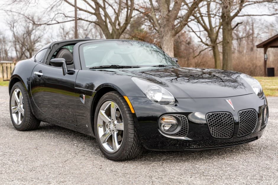2009 Pontiac Solstice sold for $26,500