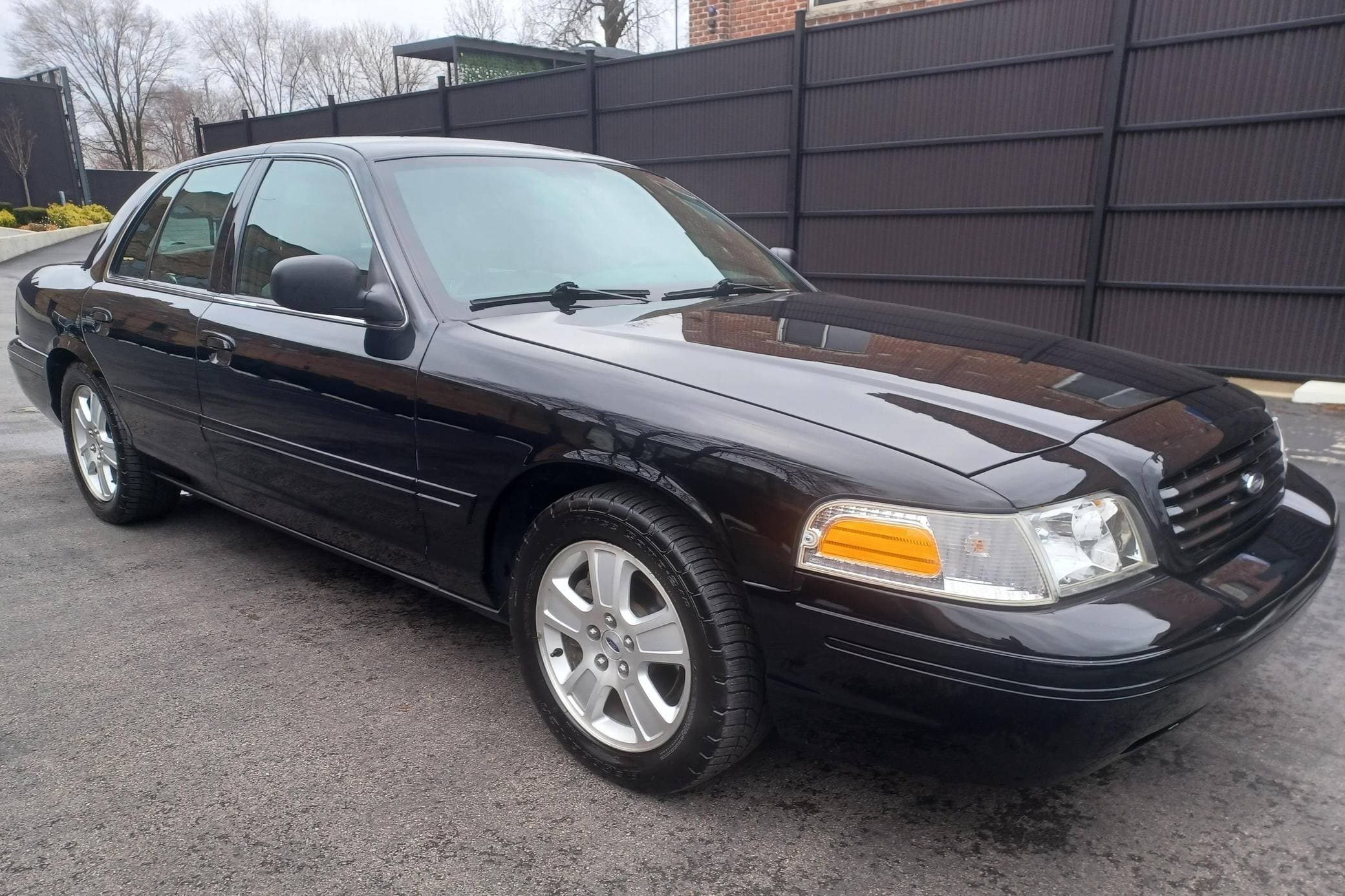 2004 Ford Crown Victoria sold for $10,000