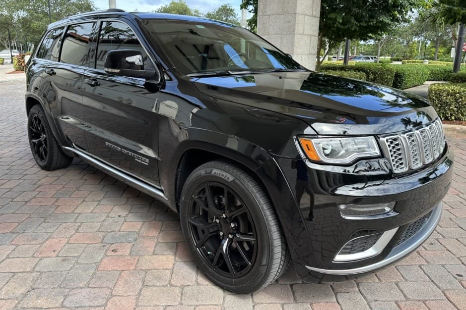 2020 Jeep WK2 Grand Cherokee sold for $40,250