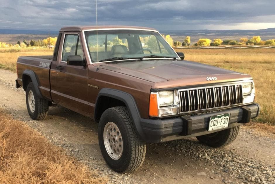 1990 Jeep Pickup sold for $11,900