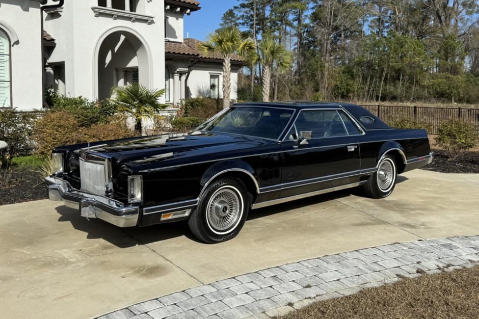 1979 Lincoln Continental Mark V (1977-1979) sold for $31,750
