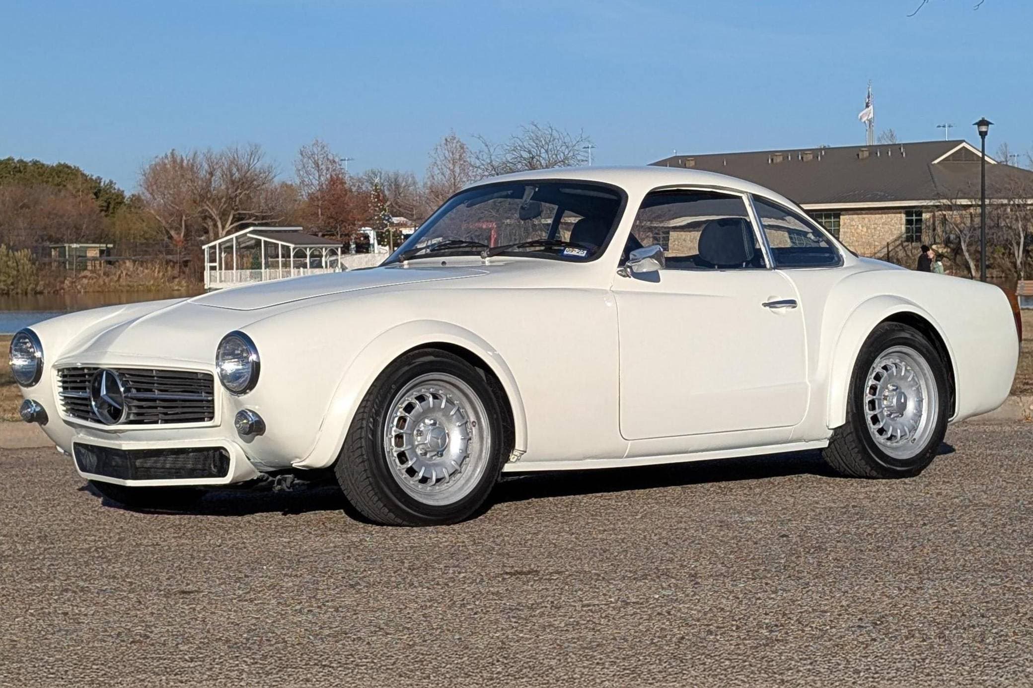 2001 Mercedes-Benz SLK-Class sold for $14,000