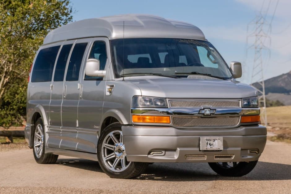 2017 Chevrolet Express sold for $32,352
