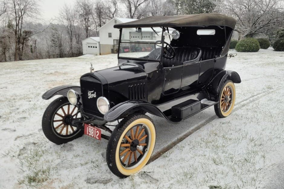 1924 Ford  sold for $11,500