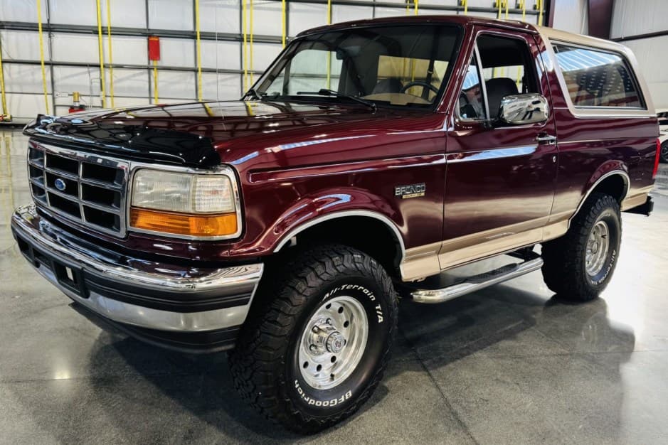 1996 Ford Bronco 4th-5th Generations 1987-1996 sold for $22,500