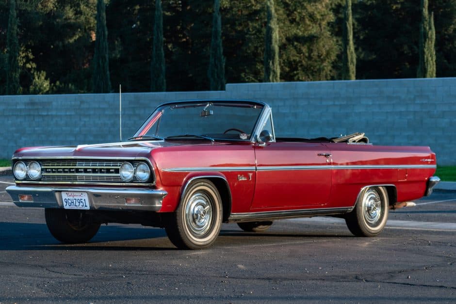 1963 Oldsmobile Cutlass sold for $9,800