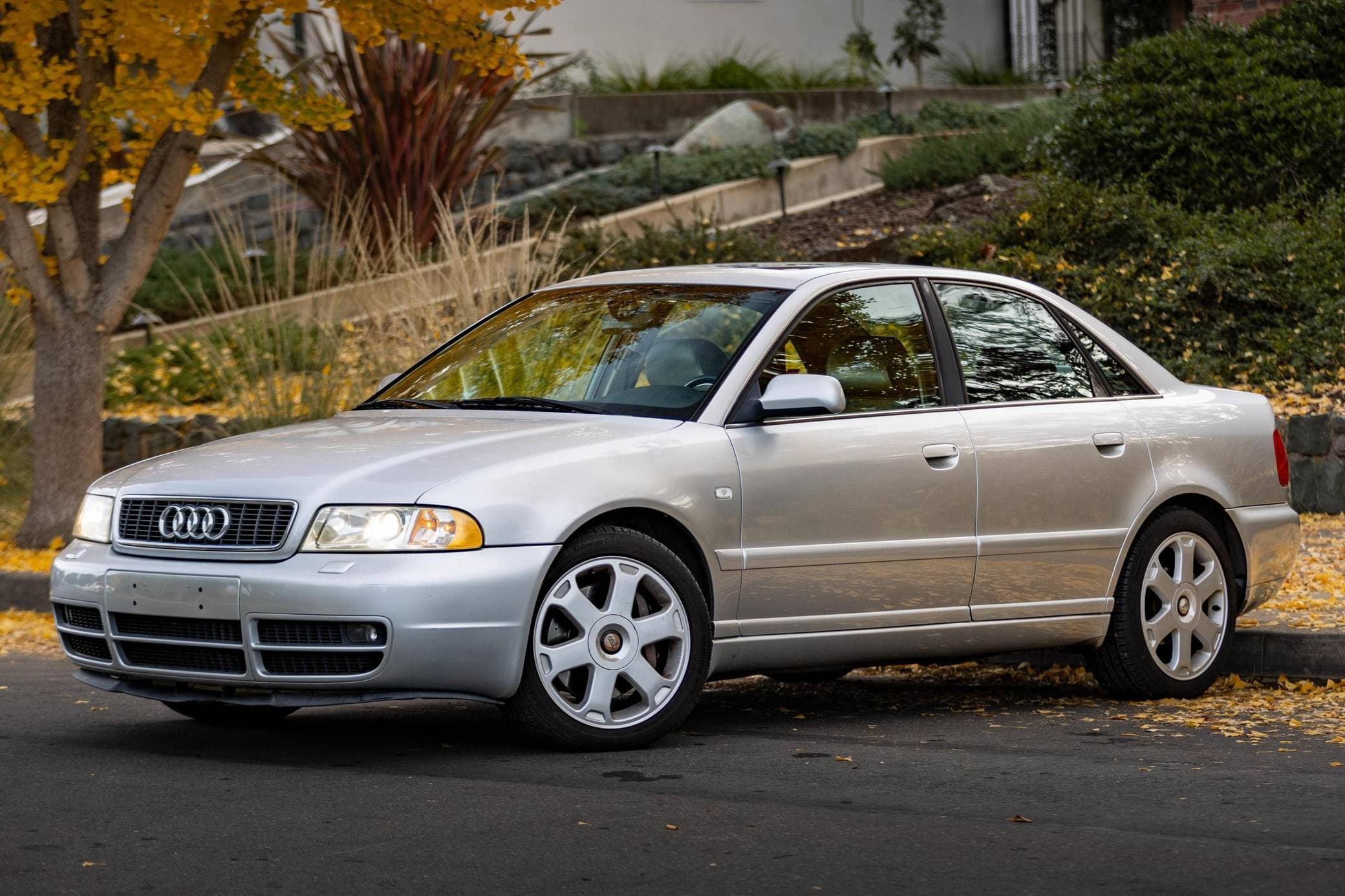 2001 Audi B5 S4 sold for $8,750