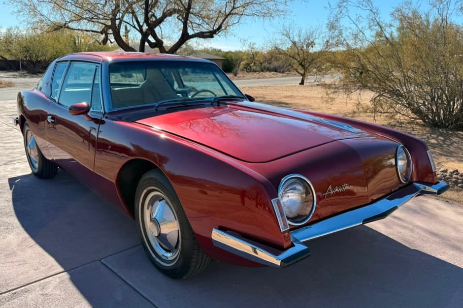 1963 Studebaker Avanti sold for $32,250