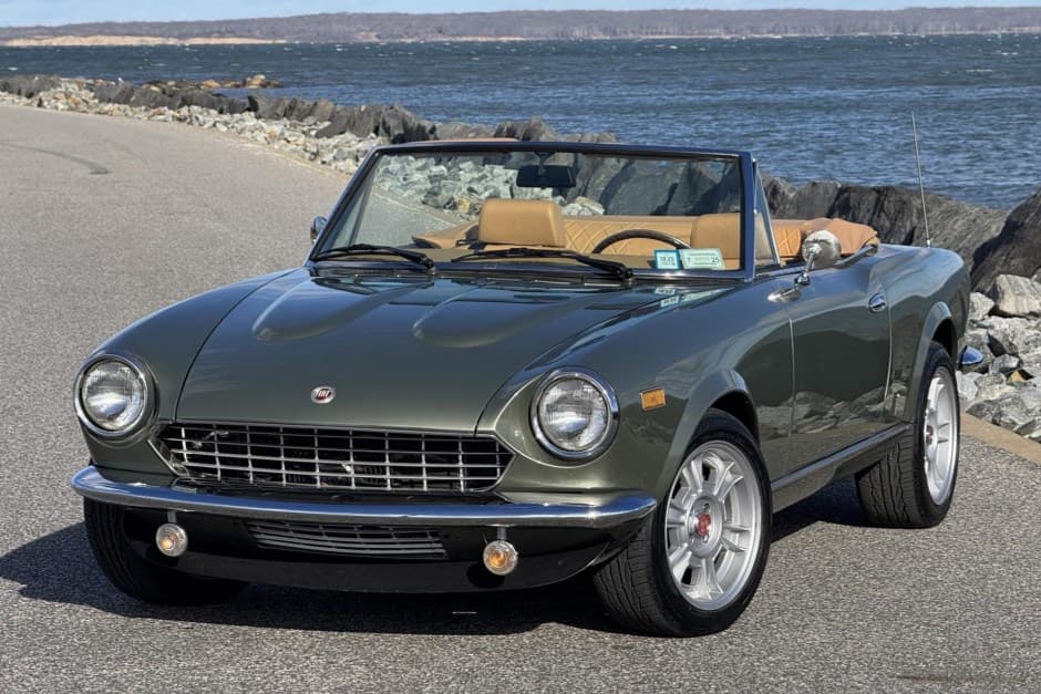 1981 Fiat 124 Spider (1966-1985) sold for $58,500