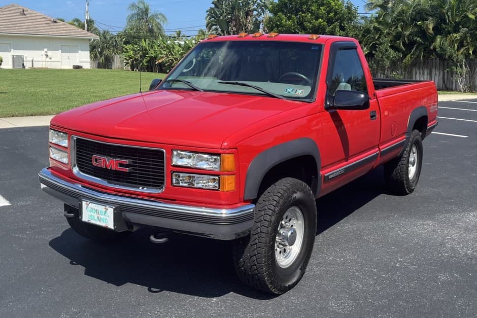 1998 GMC Sierra (GMT400 1988-2002) sold for $16,000