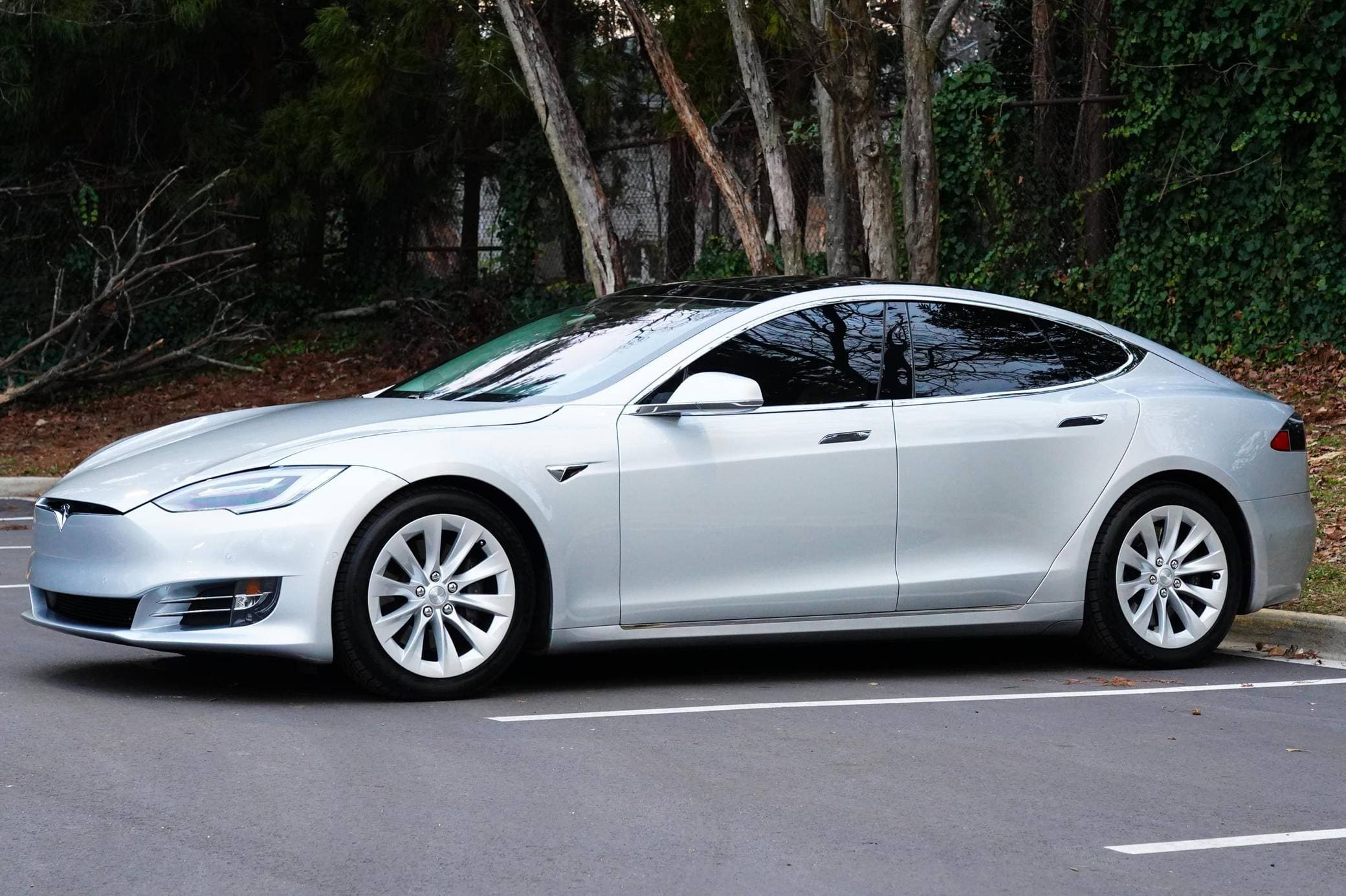 2016 Tesla Model S sold for $25,100