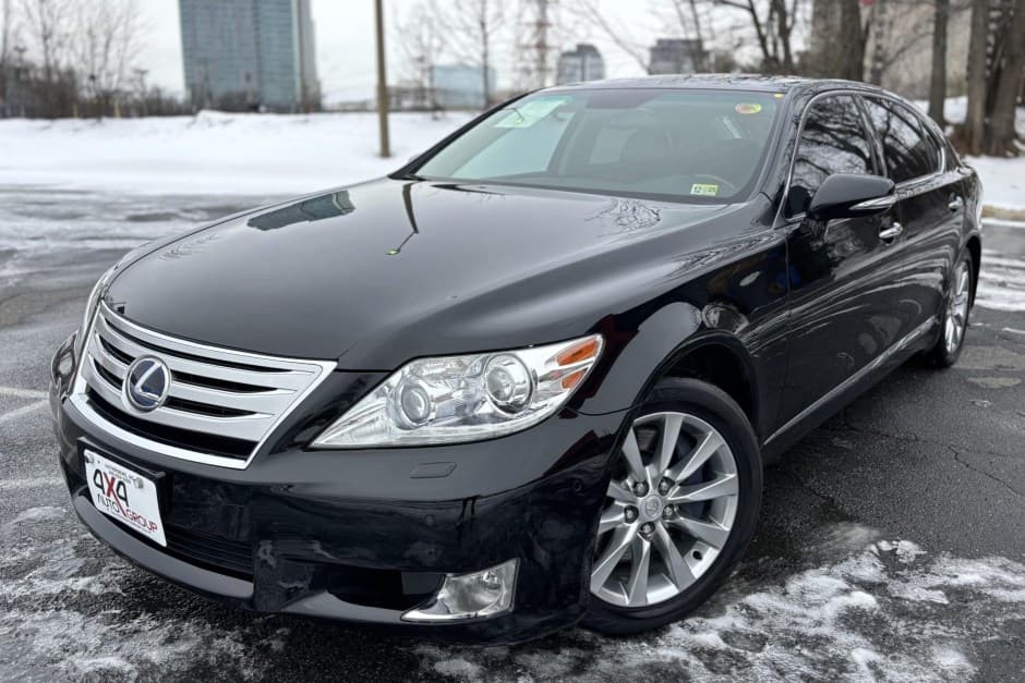 2010 Lexus LS Sedan sold for $15,750