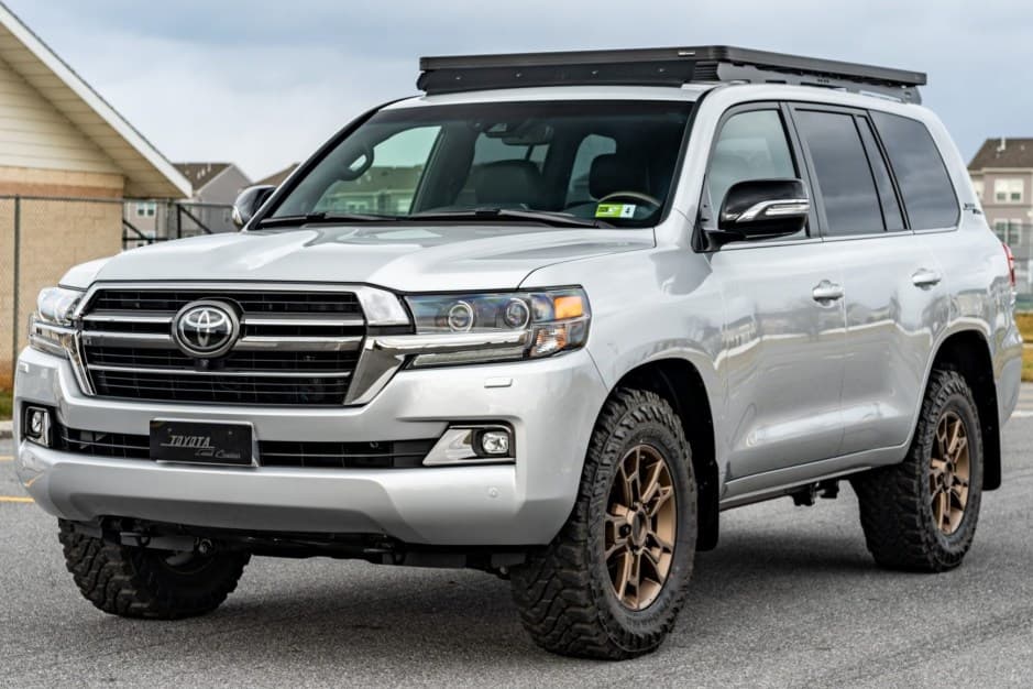 2021 Toyota Land Cruiser 200-Series sold for $131,000