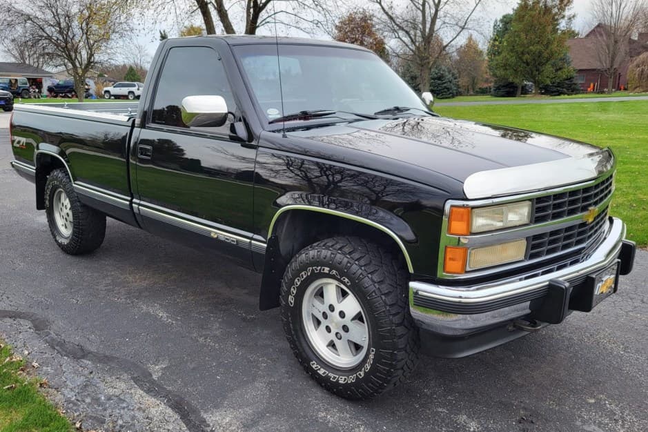 1990 Chevrolet C/K GMT400 (1988-2002) sold for $15,000