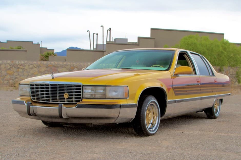 1995 Cadillac Fleetwood 1985-1996 sold for $7,000