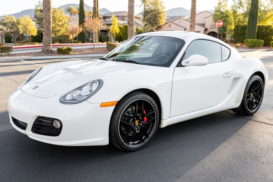 2011 Porsche 987 Cayman sold for $45,750