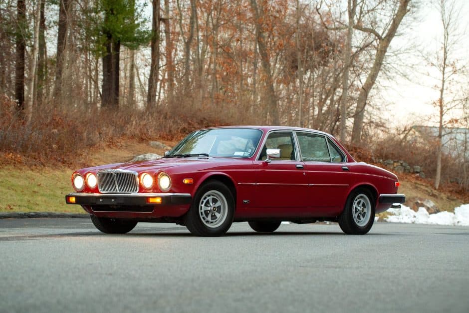 1982 Jaguar XJ Series 3 (1980-1992) sold for $5,100
