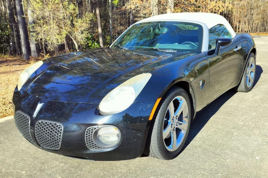 2009 Pontiac Solstice sold for $4,650