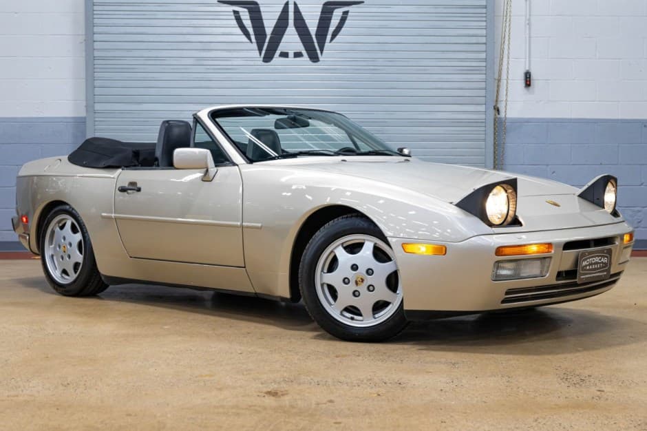1990 Porsche 944 sold for $13,750