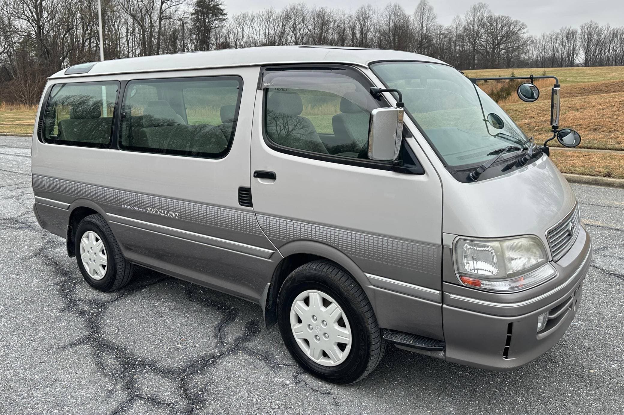 1996 Toyota HiAce sold for $7,125
