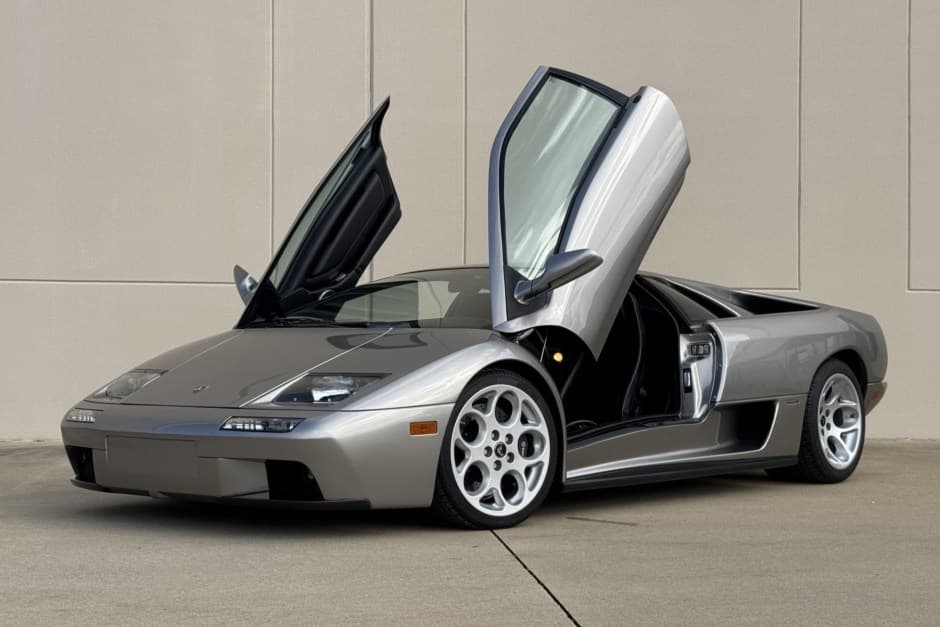 2001 Lamborghini Diablo sold for $691,000