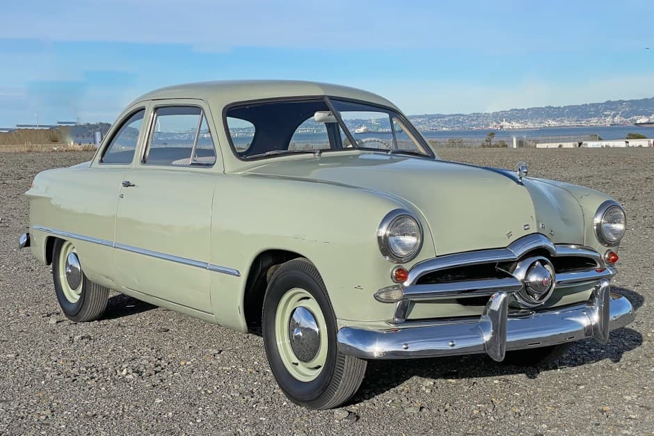 1949 Ford Shoebox sold for $21,250
