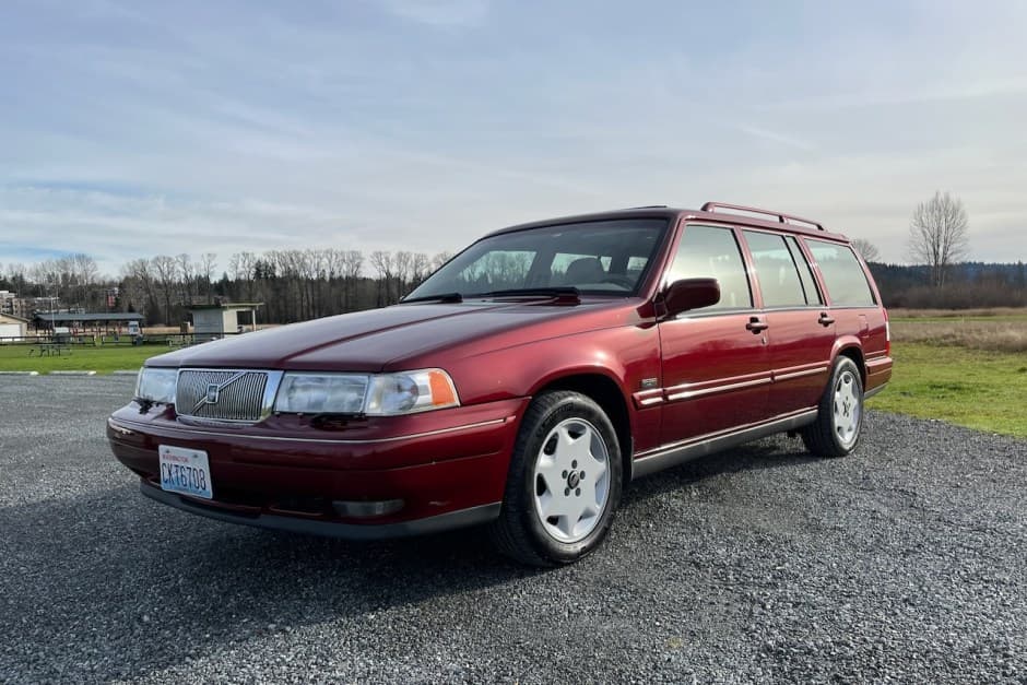 1996 Volvo 900-Series sold for $17,200