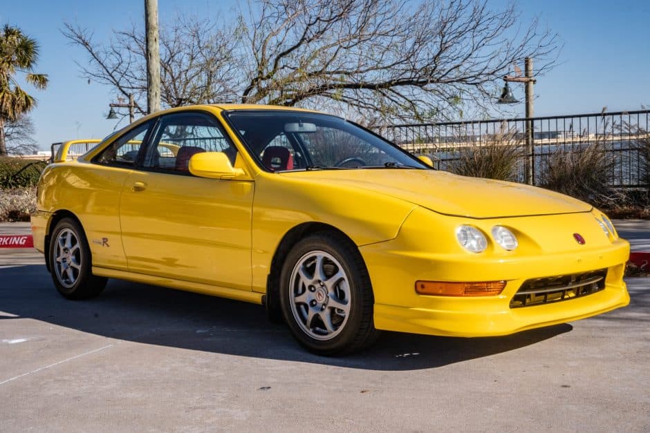 2000 Acura Integra Type R sold for $28,750