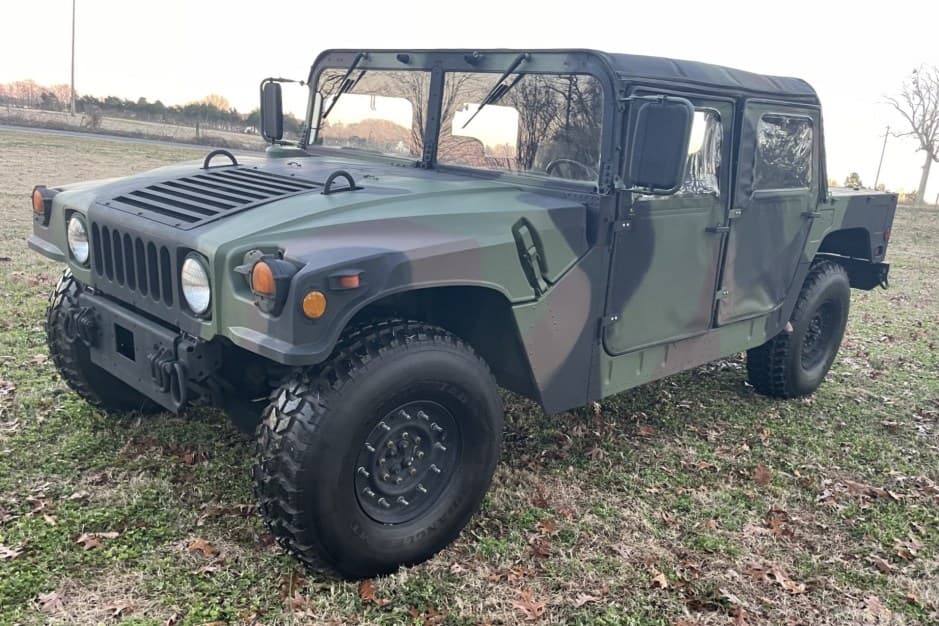2001 Hummer HMMWV/Humvee sold for $19,000