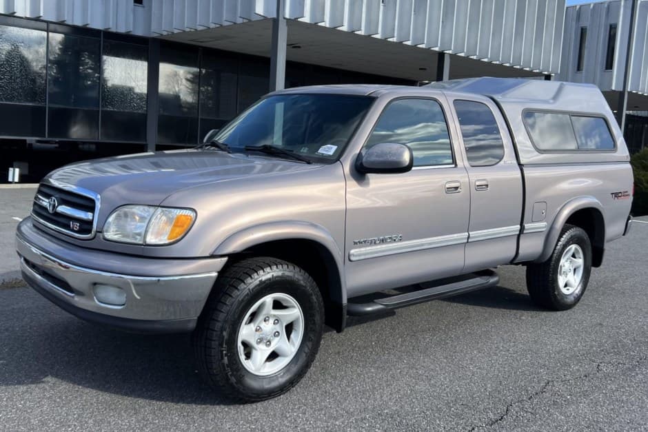 2002 Toyota Tundra (XK30/XK40 2000-2006) sold for $13,000