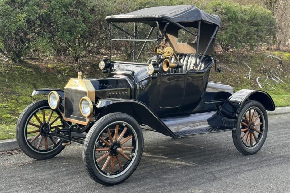 1915 Ford  sold for $13,000