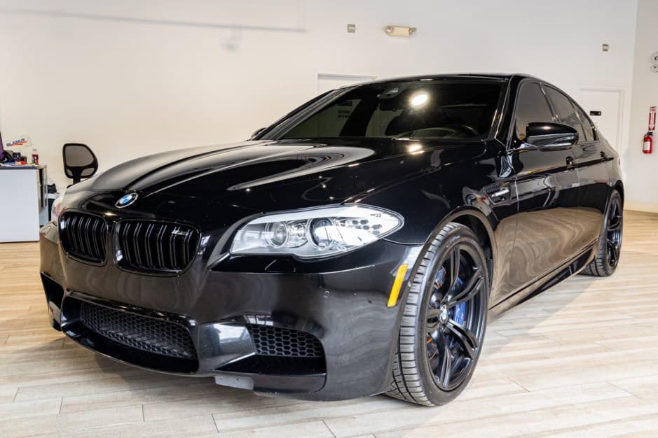2013 BMW F10 M5 sold for $28,500
