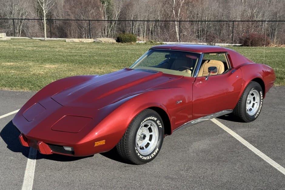 1976 Chevrolet Corvette C3 sold for $11,861