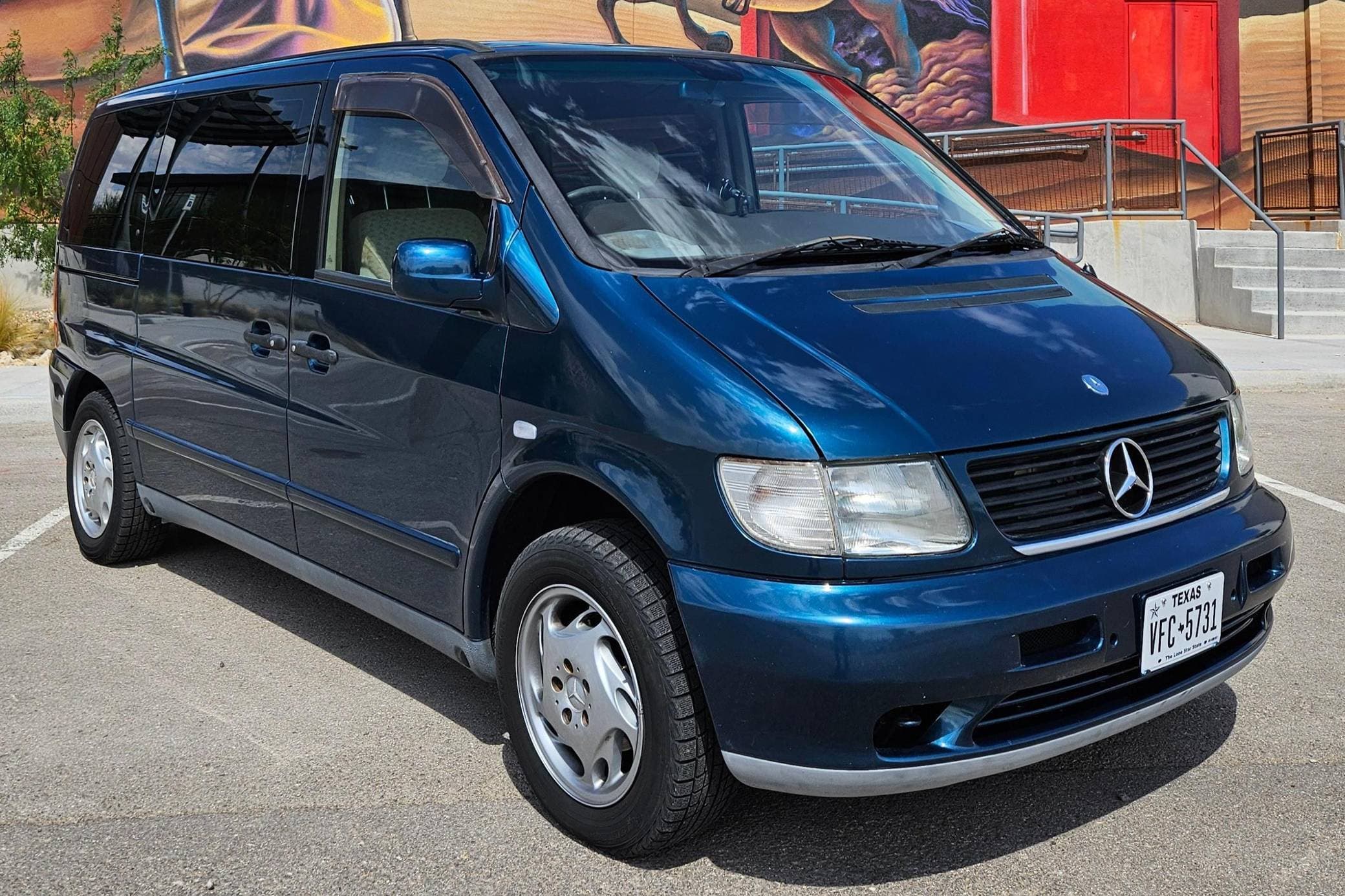 1998 Mercedes-Benz Vito sold for $6,250