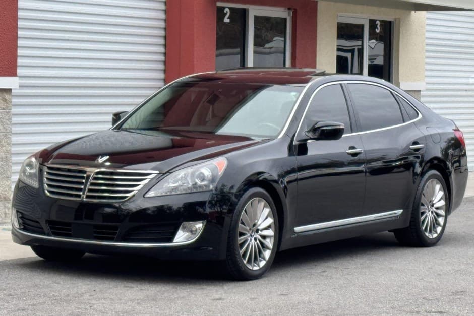 2014 Hyundai Equus sold for $13,750