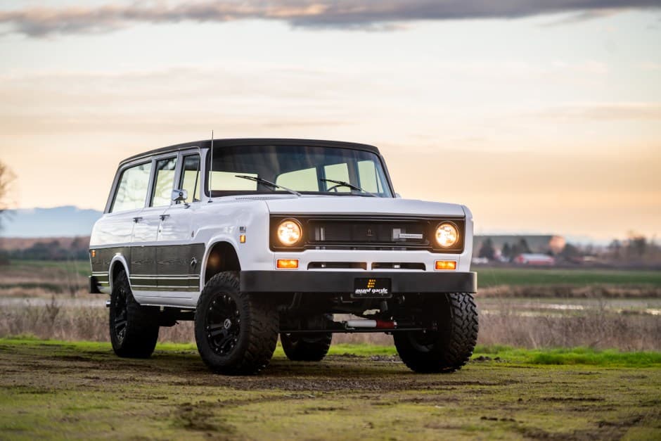 1970 International Harvester Travelall sold for $46,500