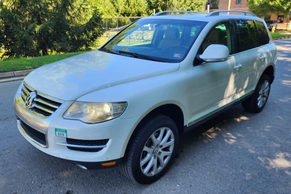 2008 Volkswagen Touareg sold for $9,380