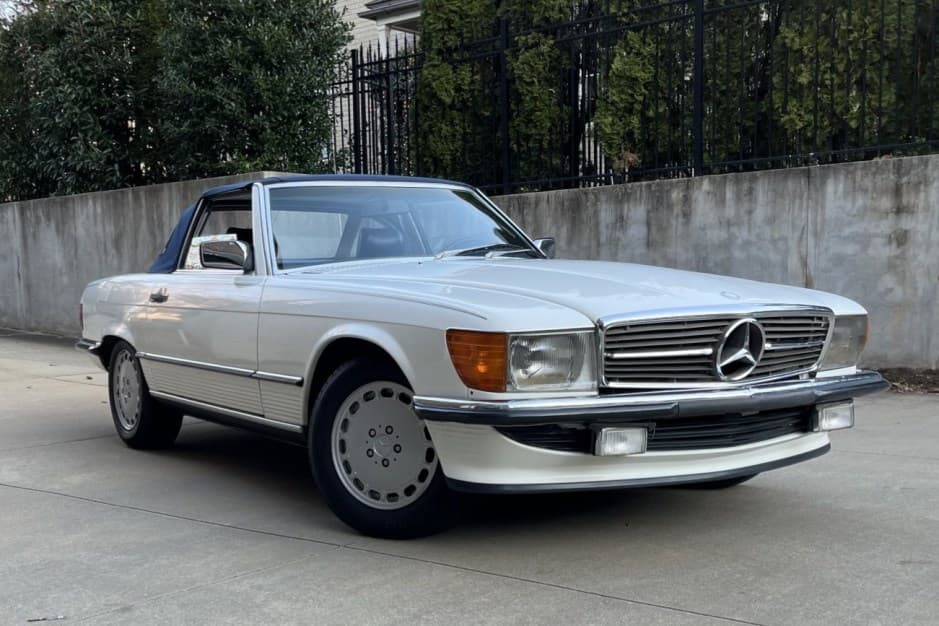 1986 Mercedes-Benz R107 SL sold for $17,850