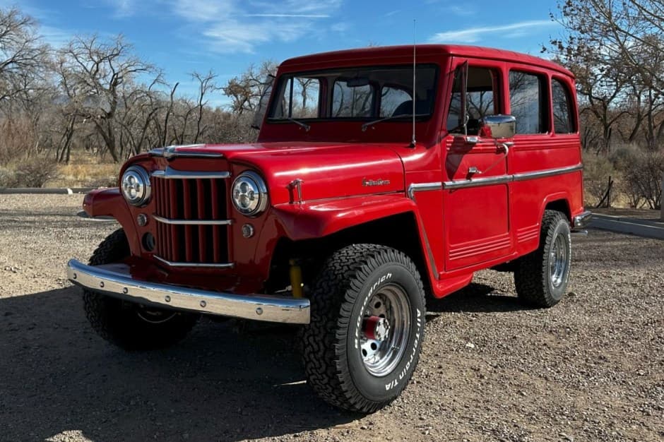 1961 Willys Jeep Wagon sold for $19,000