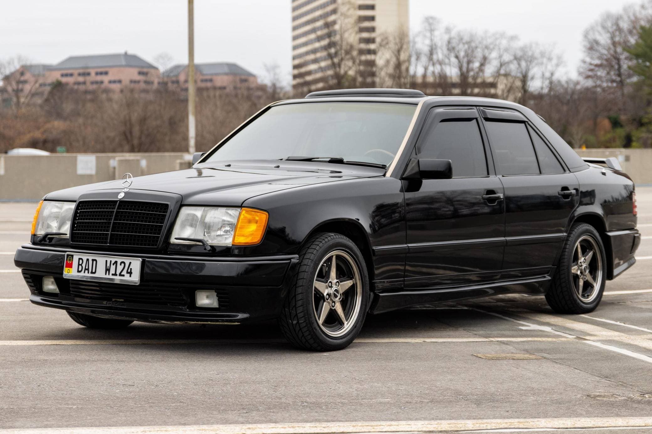 1986 Mercedes-Benz E-Class sold for $14,050