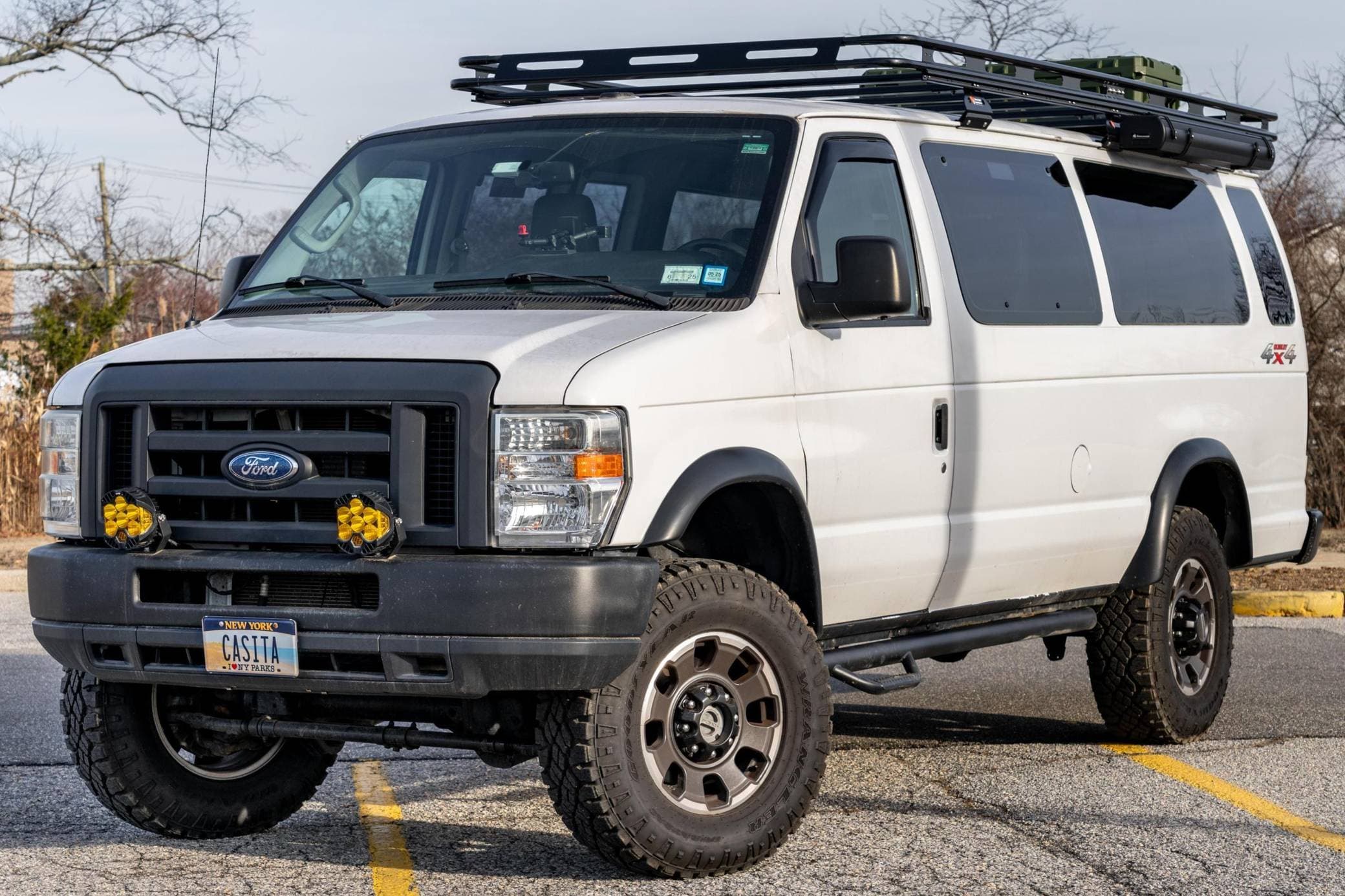 2014 Ford E-Series sold for $20,750