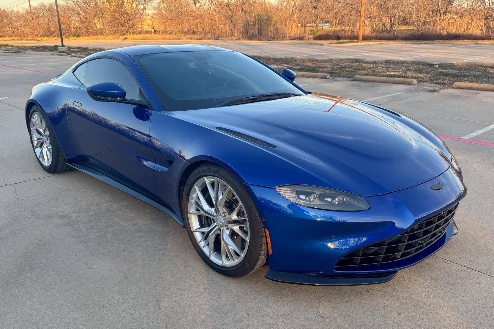 2021 Aston Martin Vantage sold for $119,119