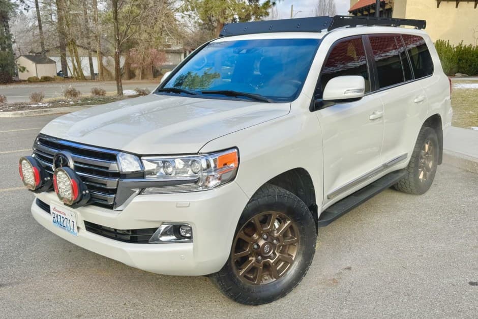 2021 Toyota Land Cruiser 200-Series sold for $75,000