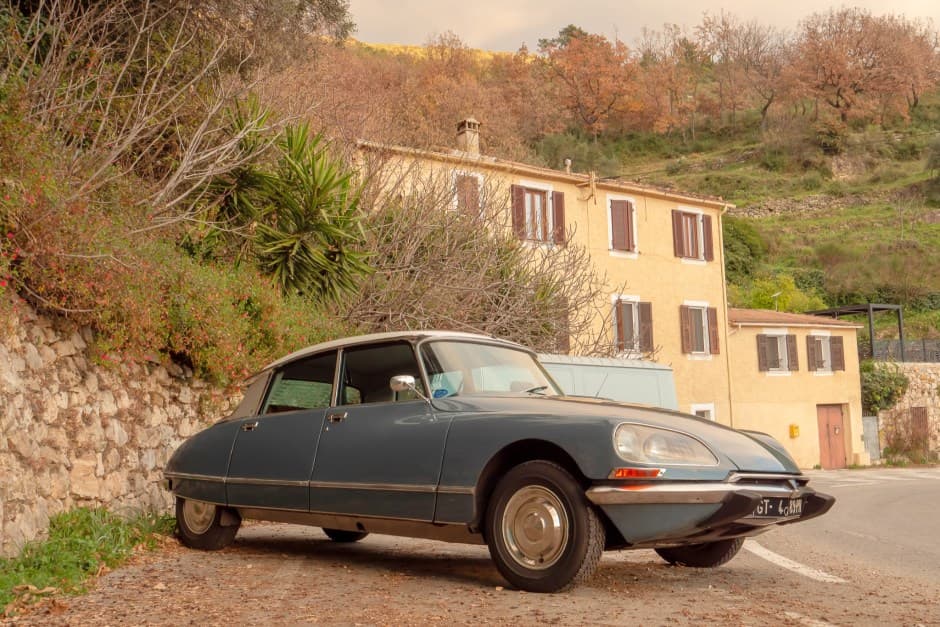 1974 Citroen DS sold for $16,000