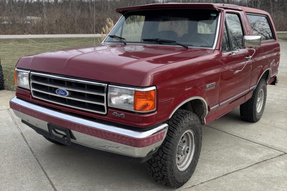 1991 Ford Bronco 4th-5th Generations 1987-1996 sold for $16,550