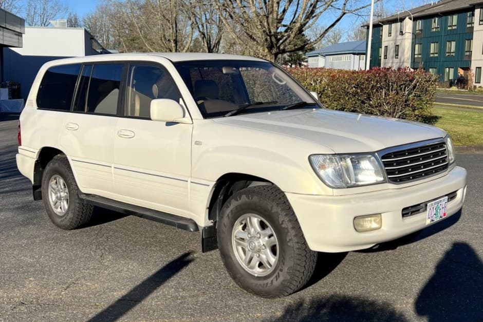 1998 Toyota Land Cruiser 100-Series sold for $9,800