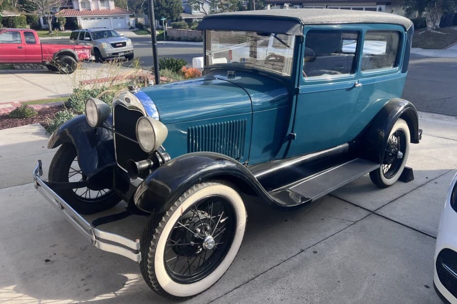 1928 Ford  sold for $9,200
